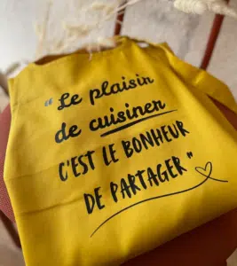 tablier jaune